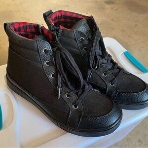 Black Mozo Padma Shoes For Crews No Slip